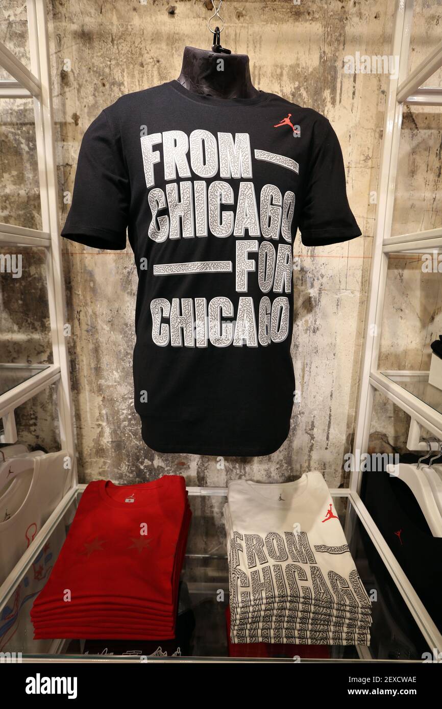Una exhibición de ropa en la nueva tienda Jordan de Nike en Chicago. (Foto  de Phil Velásquez/Chicago Tribune/TNS) *** por favor use crédito del campo  de crédito *** Fotografía de stock -