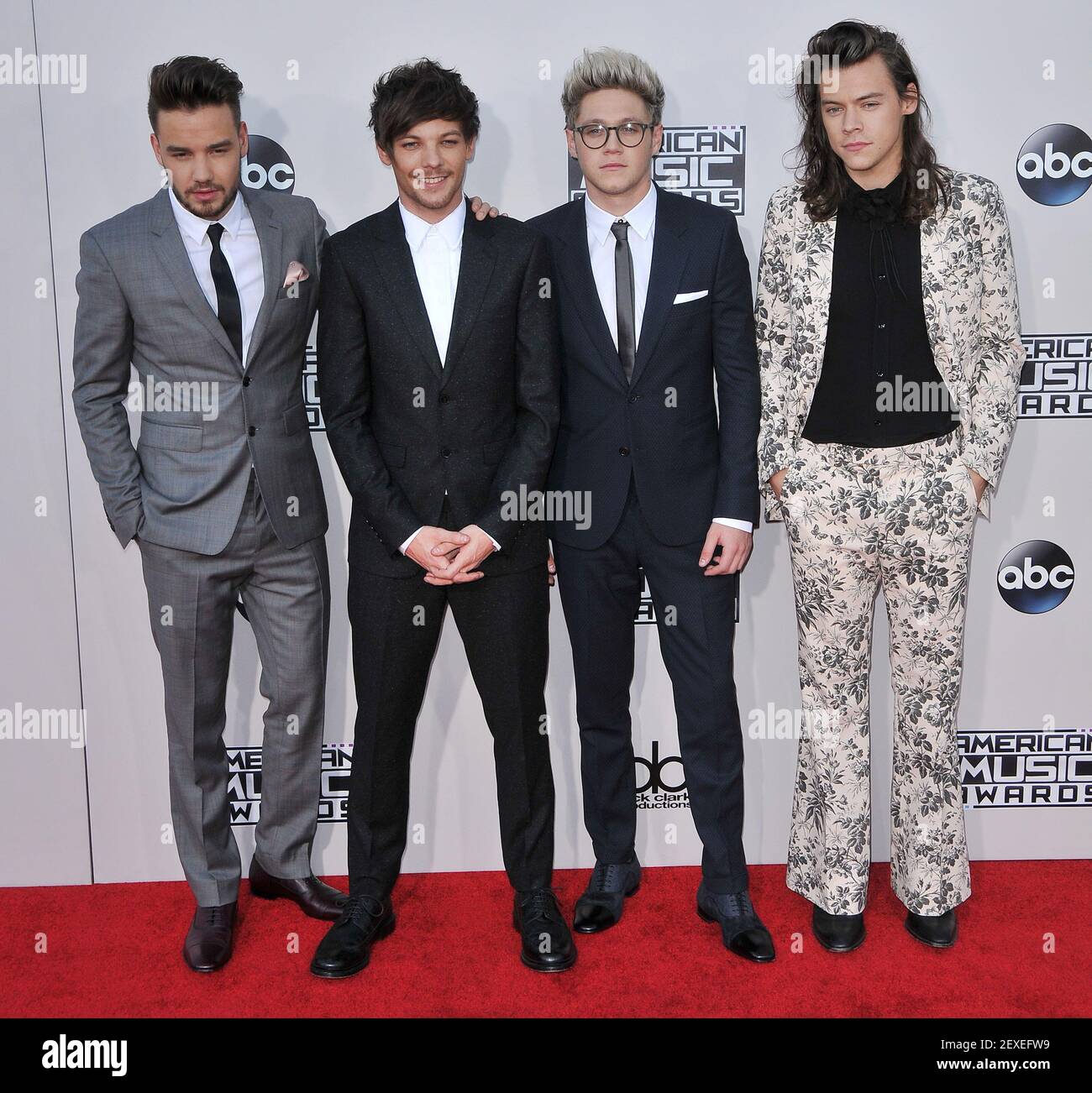 L-R) One Direction - Liam Payne, Louis Tomlinson, Niall Horan y Harry Styles  llegan a los Premios de Música Americana 2015 celebrados en el Microsoft  Theatre en los Angeles, CA el domingo,
