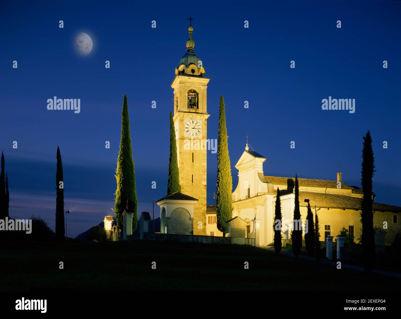CH - TICINO: Basílica de Sant'Abbondio en Gentilino Foto de stock