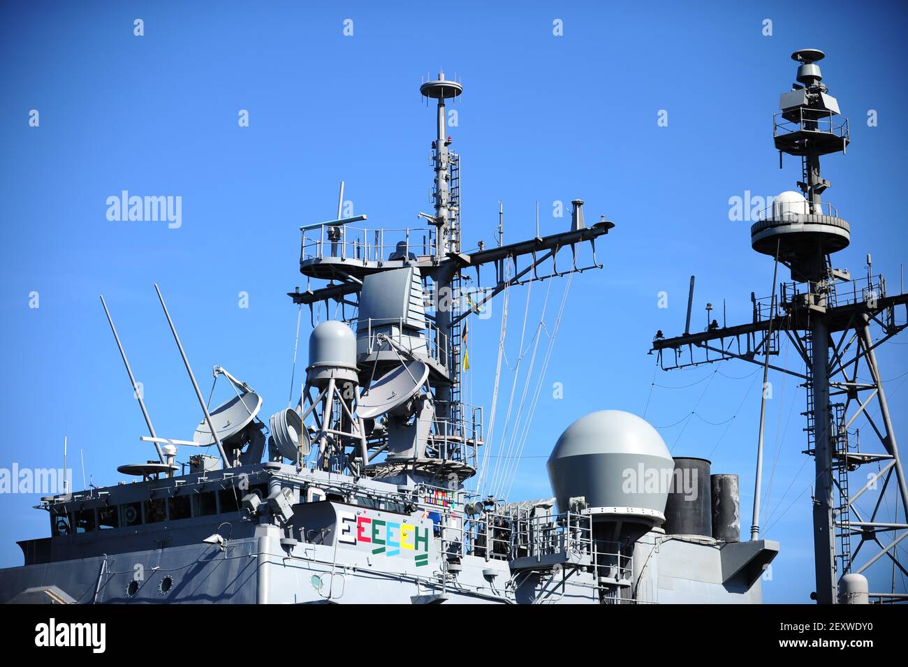 USS Lake Champlain (CG-57), en la foto del 5th 2014 de junio, es un crucero guiado de misiles clase Ticonderoga que actualmente está atracado en Portland para la Semana Anual de la flota de 107th. (Foto de Alex Milan Tracy/Sipa USA) Foto de stock
