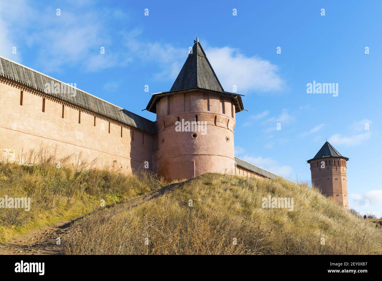 Wall St. Euthymius monasterio en Suzdal, fundada en 1350. Anillo de Oro de Rusia viajan Foto de stock