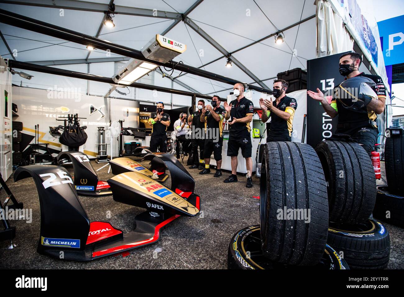 Mecaniciens Mechanics DS Techeetah, retrato durante el E-Prix I de Berlín de 2020, ronda de 7th del campeonato de Fórmula E de 2019-20, en el circuito de la calle del aeropuerto de Tempelhof del 5 al 6 de agosto, en Berlín, Alemania - Foto Germain Hazard / DPPI Foto de stock