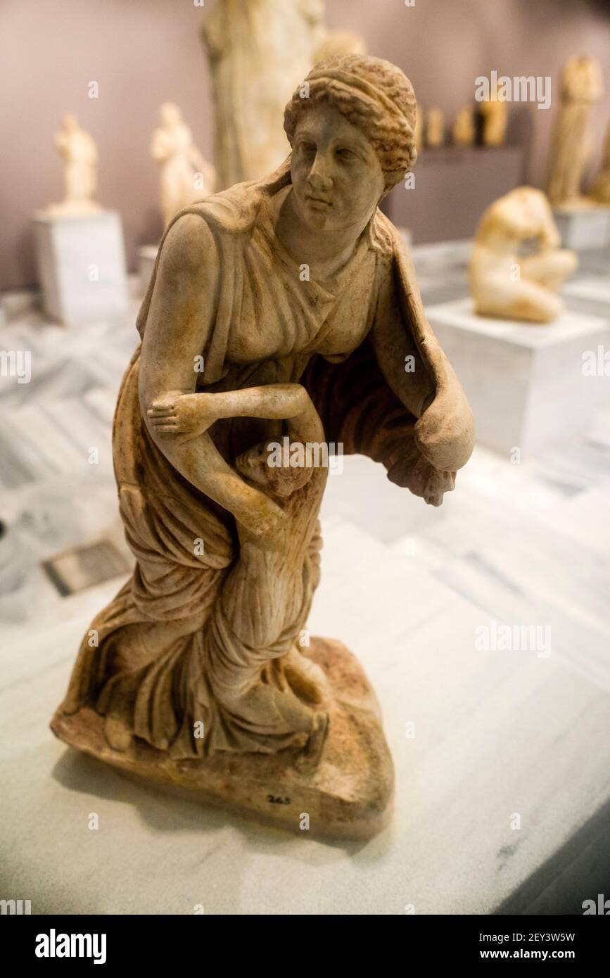 El Museo Arqueológico de Heraklion tarde período romano salas de escultura. Foto de stock