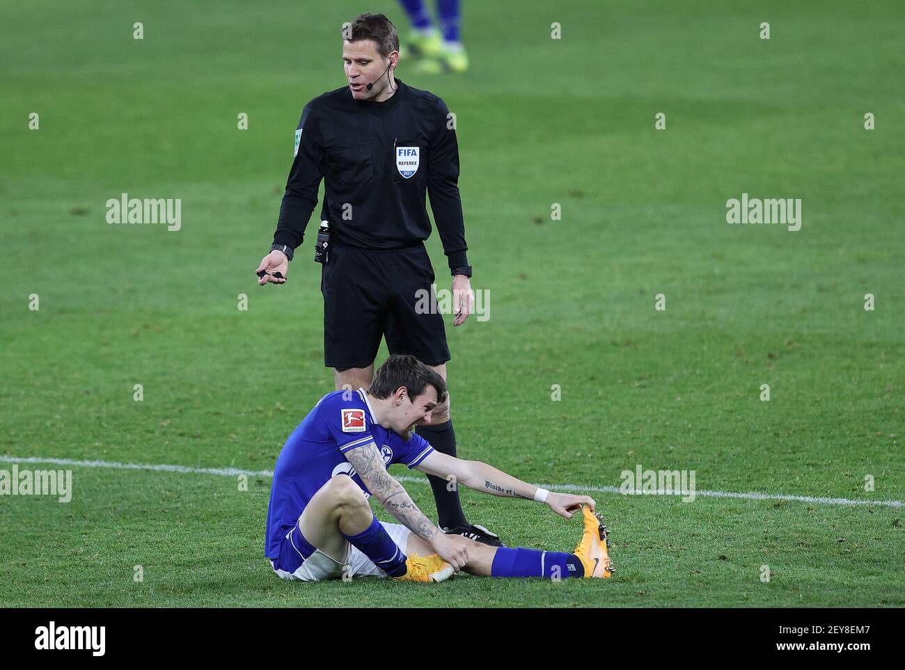 Referee injured fotografías e imágenes de alta resolución - Página 10 -  Alamy