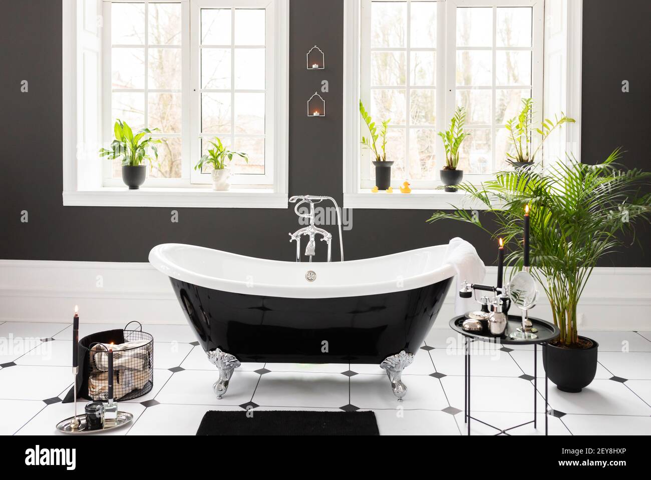 Colgador de toallas blanco para baño moderno, accesorios de baño modernos  blancos, diseño de baño dabstory FIONDA -  España