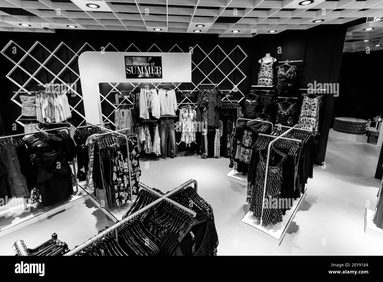 JOHANNESBURGO, SUDÁFRICA - 06 de enero de 2021: Johannesburgo, Sudáfrica -  09 2013 de octubre: Tienda de ropa de tallas adicionales City Chic en  Sandton City Fotografía de stock - Alamy