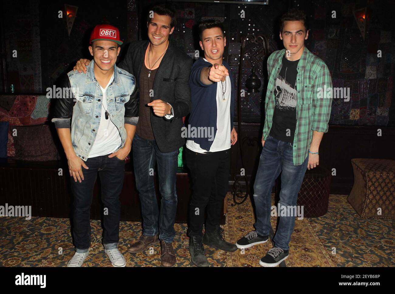 1 Abril 13 Los Angeles California Carlos Pena Jr Logan Henderson James Maslow Kendall Schmidt Of Big Time Rush Big Tour Anuncio Y Actuacion En La House Of Blues Credito