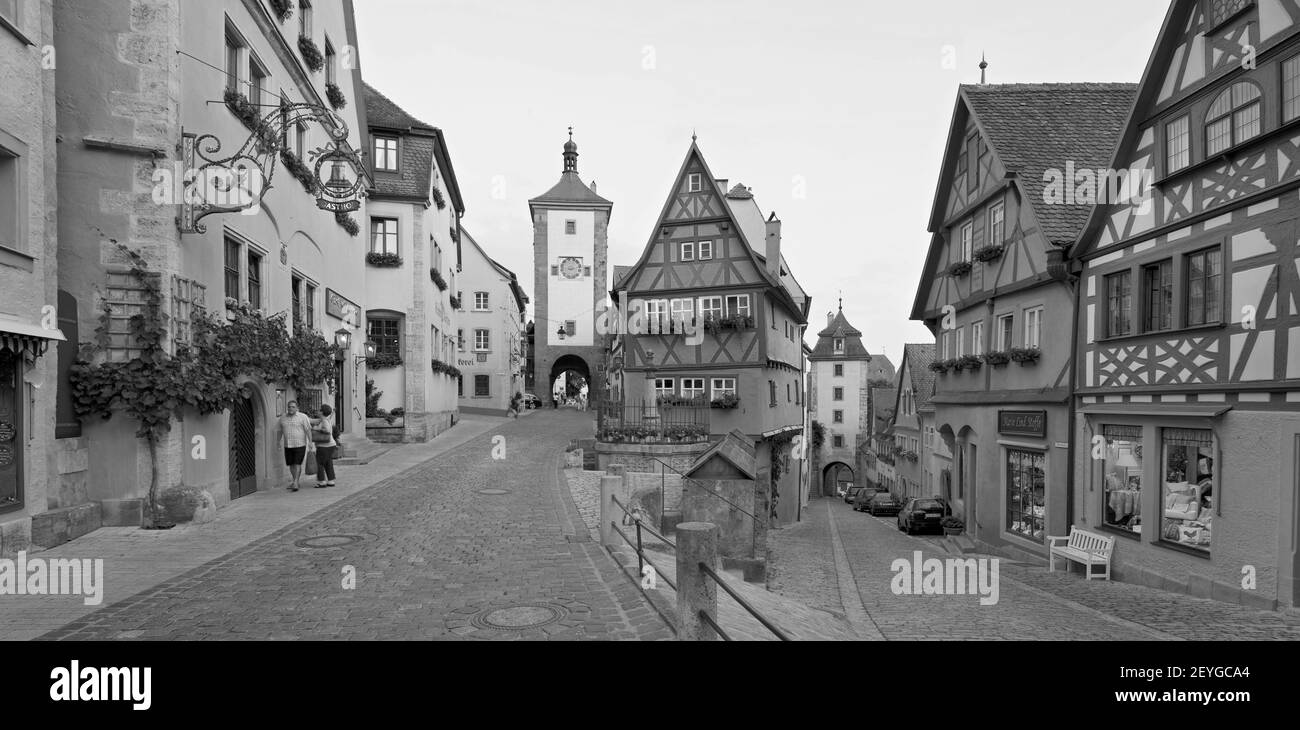 Panorama histórico de Rothenburg ob der Tauber por la noche, Baviera, Alemania am Abend, Mittelfranken, Bayern, Alemania Foto de stock