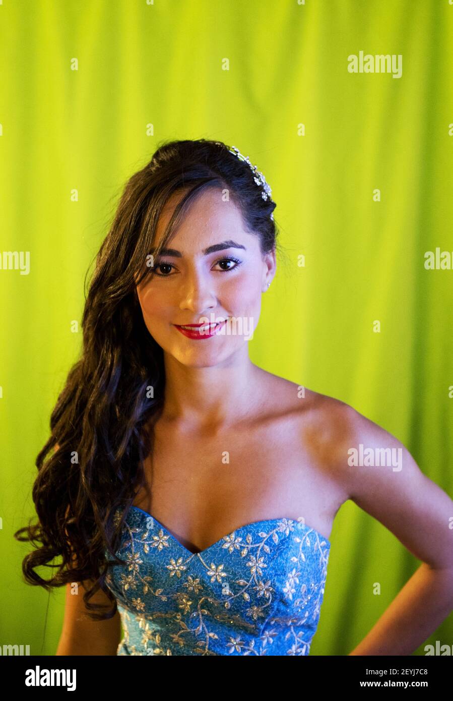 Medellín, Colombia - Ashly Carvajal, de 15 años de edad, celebrando su  quinceañera, a veces llamada fiesta de membrillo aÃ os, fiesta de quinceÃ± era, membrillo aÃ os o simplemente membrillo, Es la
