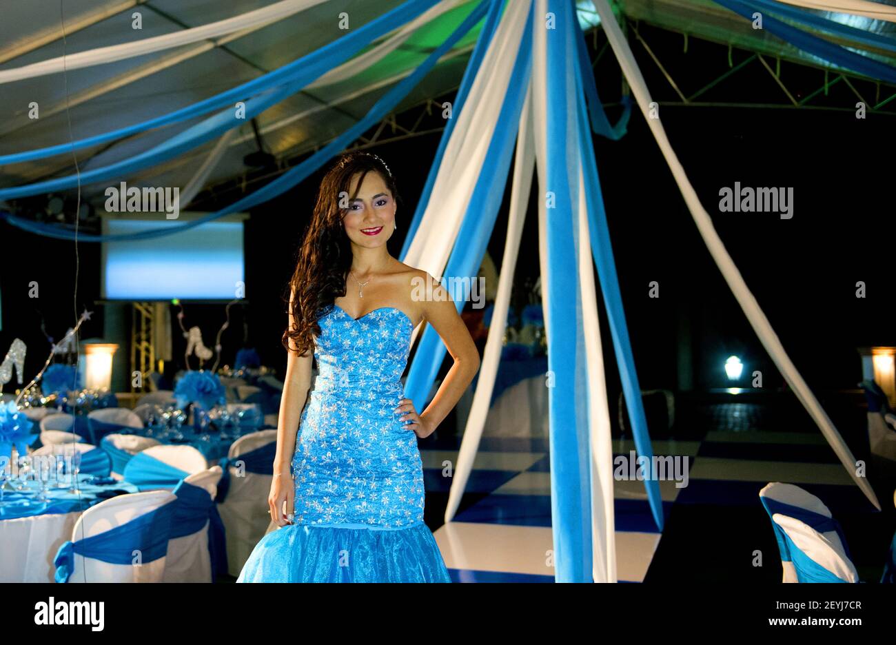 Medellín, Colombia - Ashly Carvajal, de 15 años de edad, celebrando su  quinceañera, a veces llamada fiesta de membrillo aÃ os, fiesta de quinceÃ± era, membrillo aÃ os o simplemente membrillo, Es la