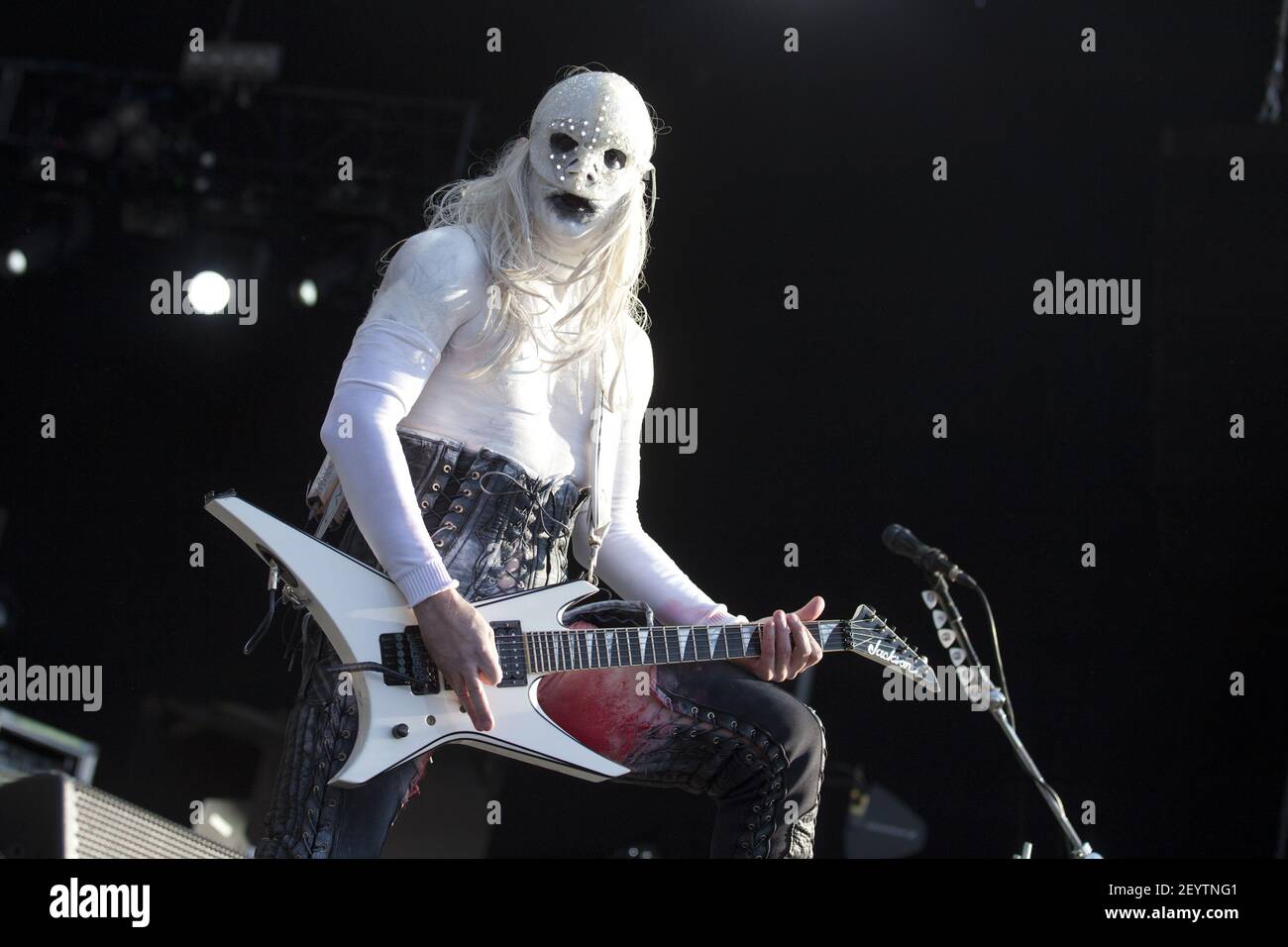 26 de mayo de 2012 - Lisboa, Portugal - el guitarrista de Limp Bizkit Wes  Borland preforming en el segundo día del espectáculo Rock in Rio, en  Lisboa. Crédito de la Foto: