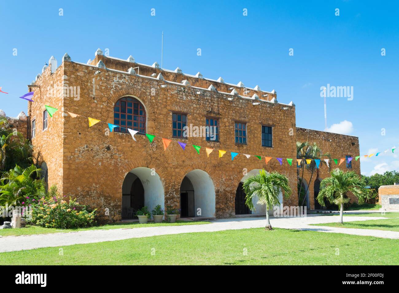 Arquitectura del museo de arte sagrado en Conkal, Yucatán, México Foto de stock
