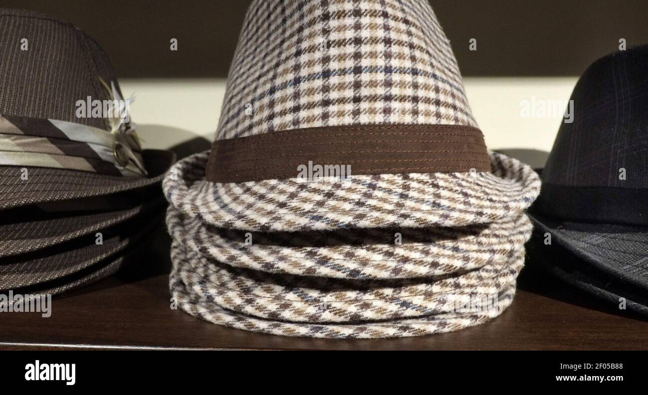 Una nueva tienda de sombreros para hombres de la vieja escuela ha
