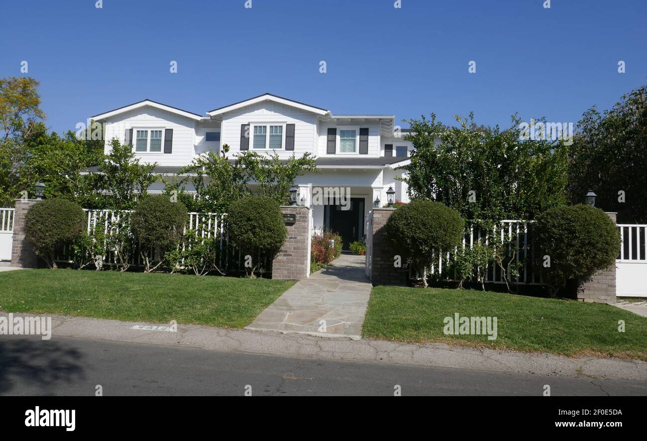 Dawn Wells House A Closer Look At The Star's Home
