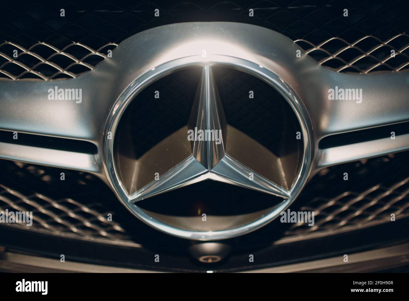 Gle Coupe Fotos E Imagenes De Stock Alamy Gle Coupe Fotos E Imagenes De Stock Alamy