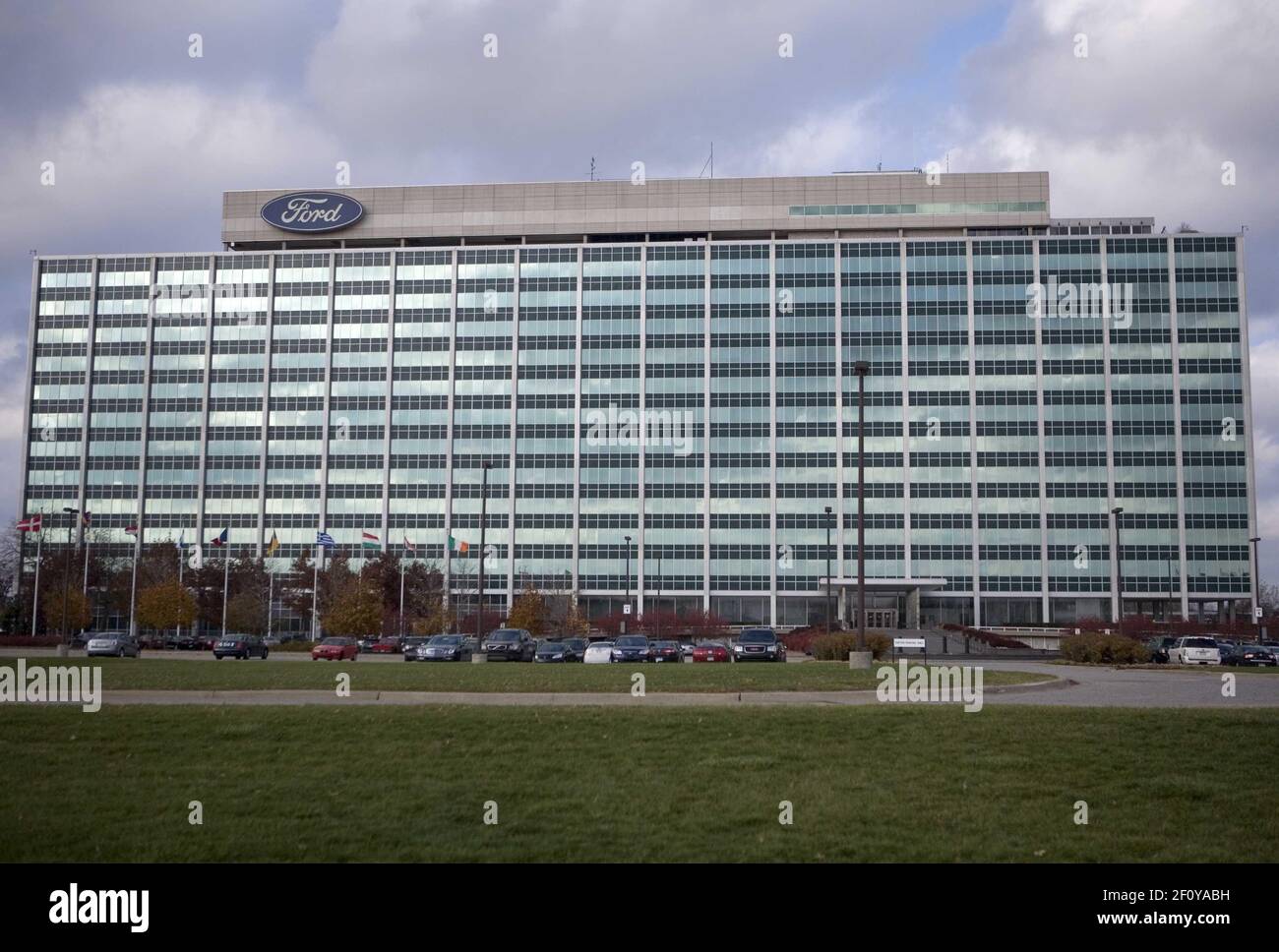 13 Noviembre 2008 - Dearborn, Michigan - Ford Motor Company World Headquarters. Crédito de la Foto: Kristoffer Tripplaar/ Sipa Press/0811171413 Foto de stock