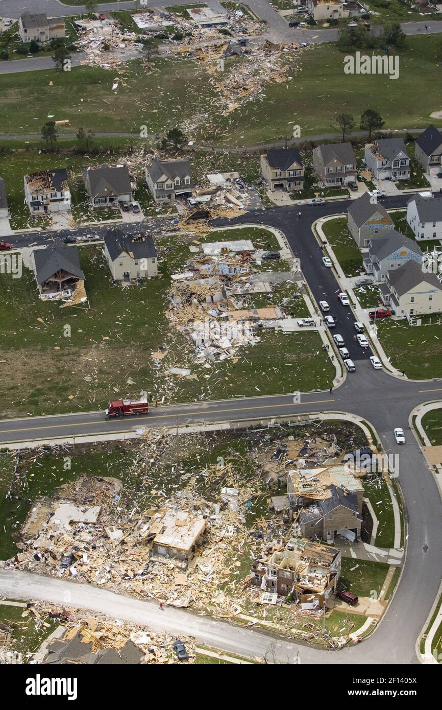 En esta vista aérea, las ruinas de las secuelas del tornado se pueden