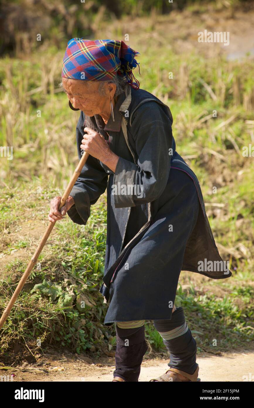 Vestido añil fotografías e imágenes de alta resolución - Alamy