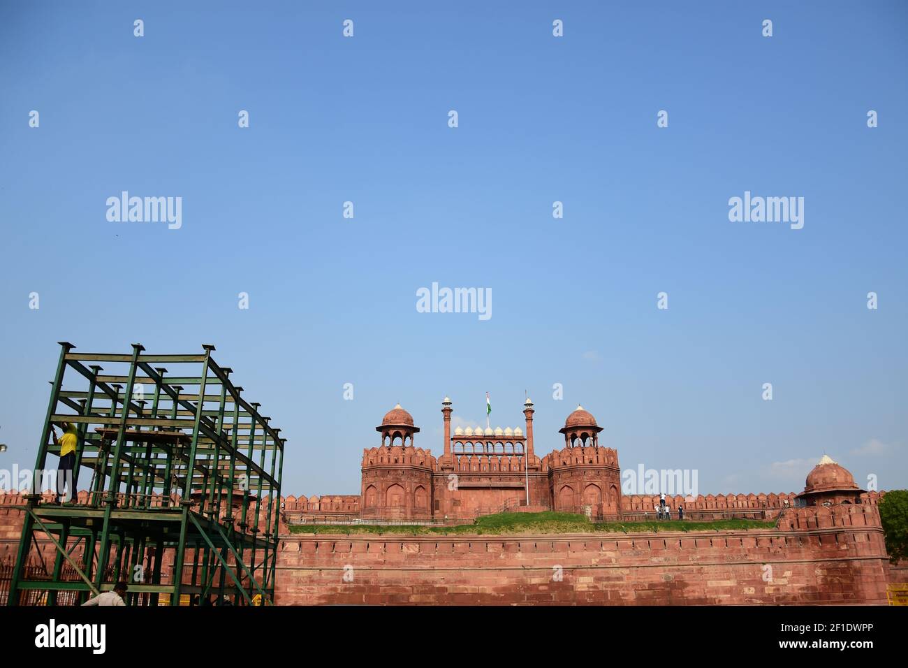 Una vista del fuerte Rojo como los preparativos comienzan antes del 73 día de la Independencia que se celebra el 15 de agosto en la India. (Foto de Manish Rajput / SOPA Images/Sipa USA) Foto de stock