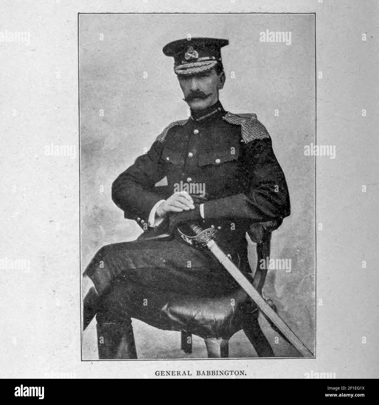 El Teniente General Sir James Melville Babington [aquí como Babbington] KCB, KCMG, DL (31 de julio de 1854 – 15 de junio de 1936) fue un oficial del Ejército Británico y un renombrado líder de caballería, haciendo un nombre para sí mismo por sus acciones en la Segunda Guerra del Bóer. Fue Comandante de la Fuerza de Defensa de Nueva Zelanda y uno de los generales británicos más respetados en la primera Guerra Mundial, al mando de la División 23rd. Después de la guerra fue Comandante de las Fuerzas Británicas en Italia. La imagen del General Babington fue elegida por Paul McCartney y utilizada por los Beatles para representar el 'SGT ficticio. Pepper' para el álbum Sgt. Pimienta' Foto de stock