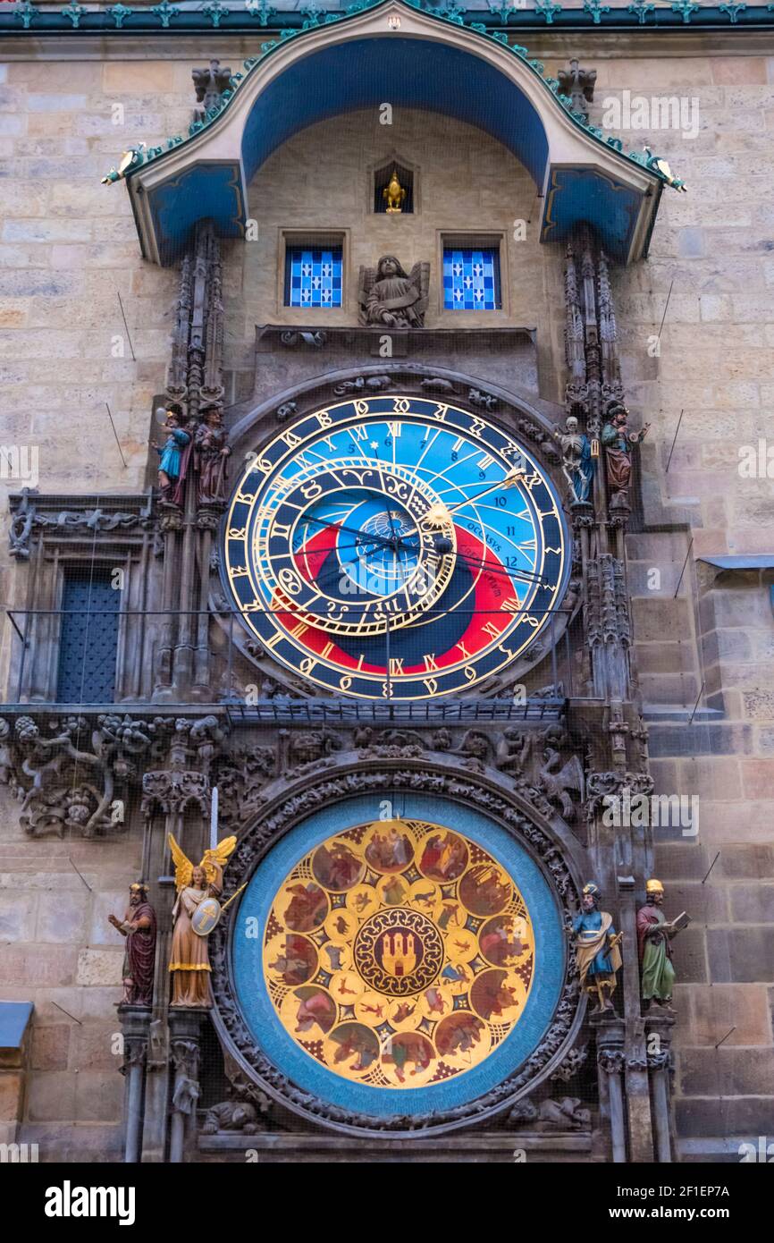 Reloj astronómico, plaza del casco antiguo, Praga, República Checa  Fotografía de stock - Alamy