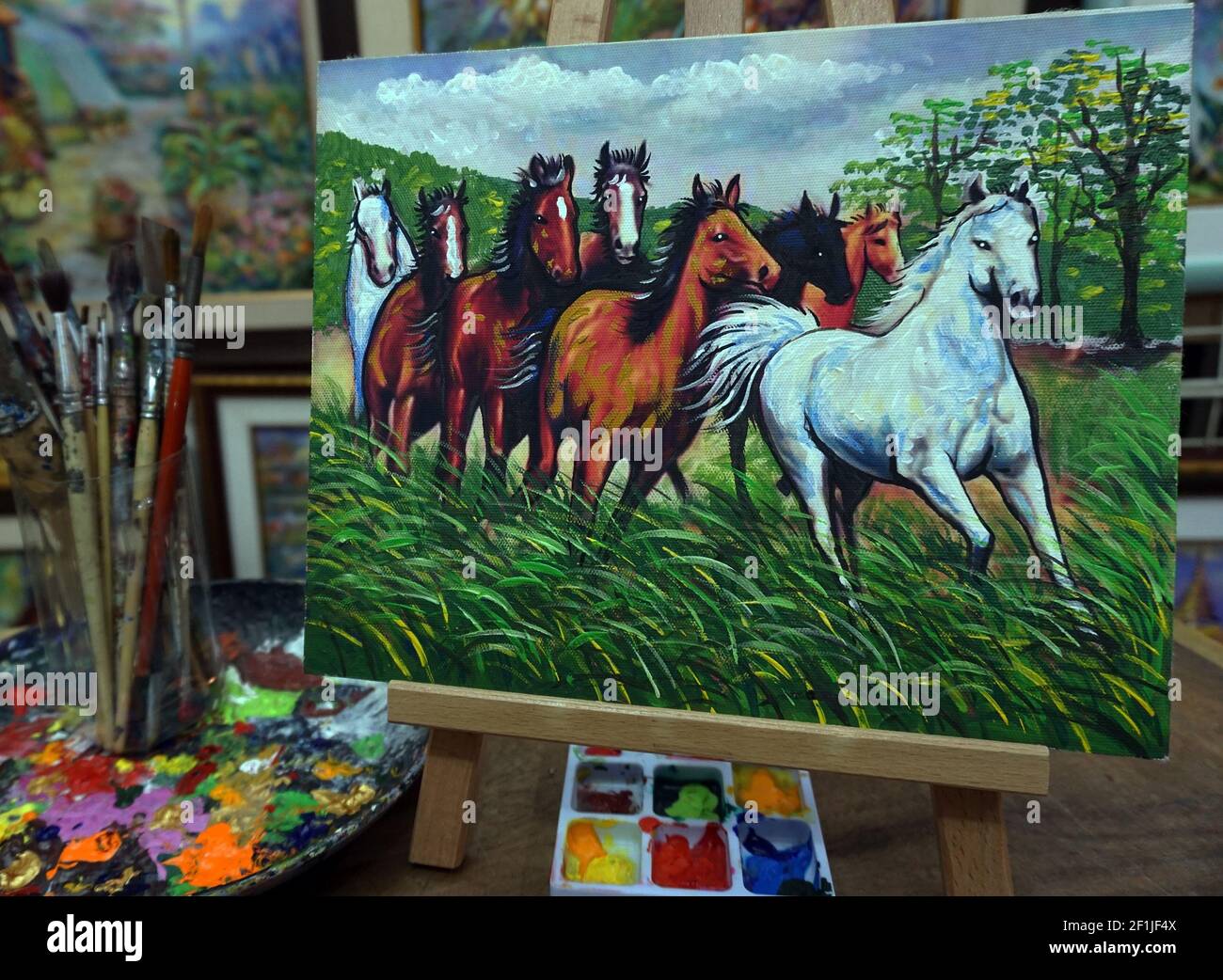 Pintura de arte Bellas artes Color del aceite Caballo de carrera Lucky de  Tailandia Fotografía de stock - Alamy