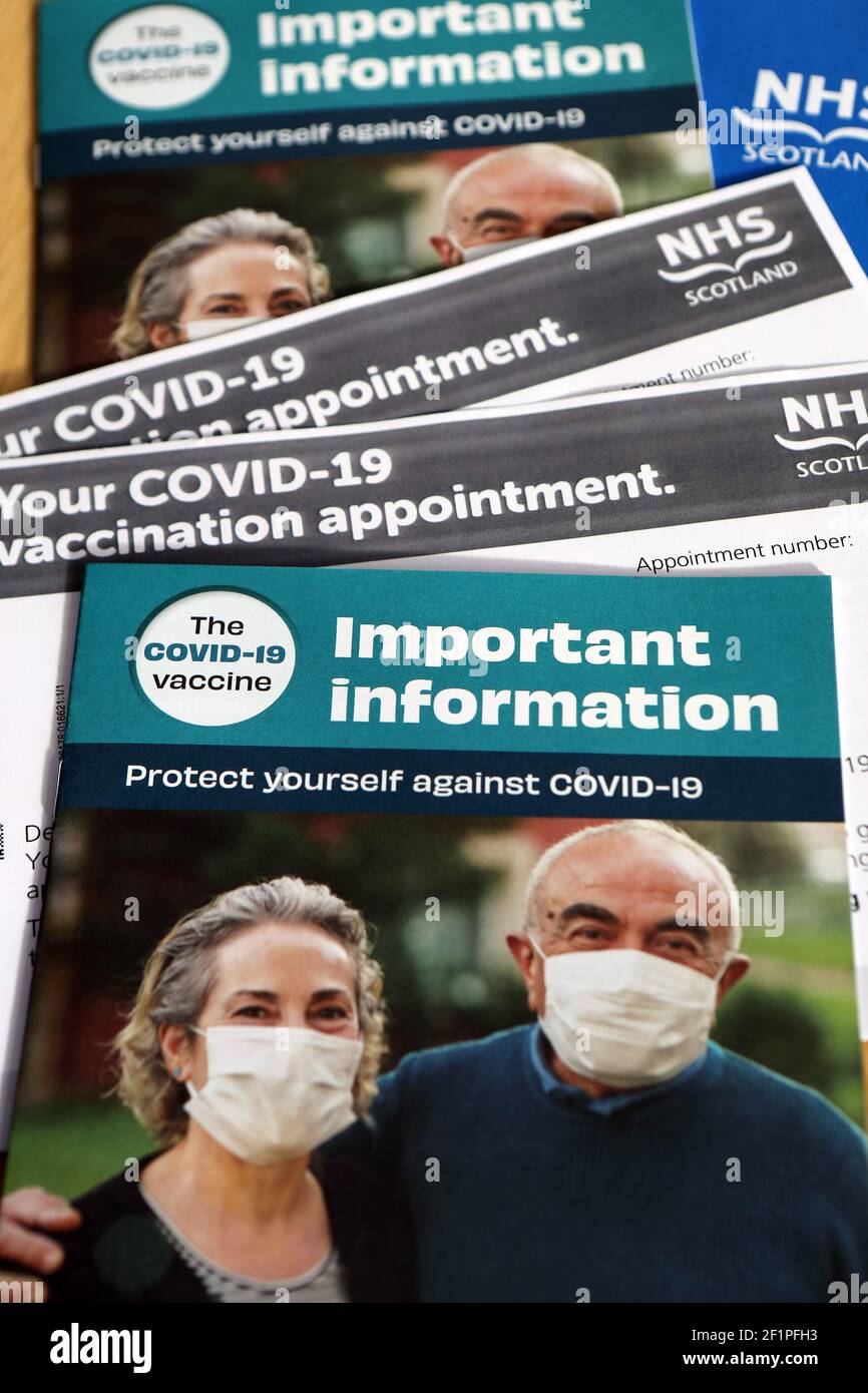 Covid 19 cartas de cita de vacunación e información enviada por NHS Escocia Foto de stock