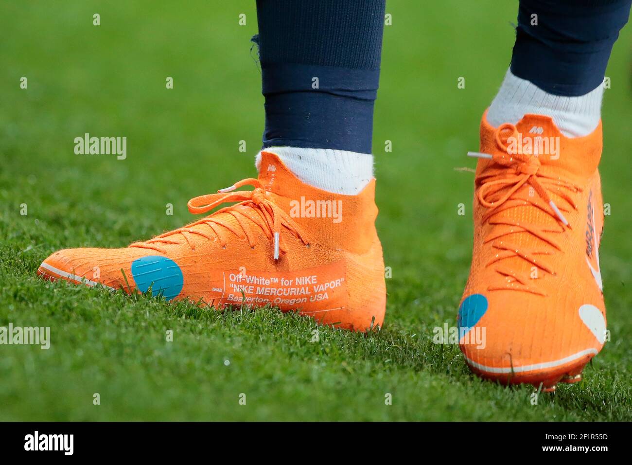 Zapatos de Kylian Mbappe (PSG), Off-White ™ para NIKE 'Nike Mercurial Vapore' Beaverton, Oregon USA c. 2018 'KNIT', durante el francés L1 partido de fútbol entre Saint-Germain y Mónaco,