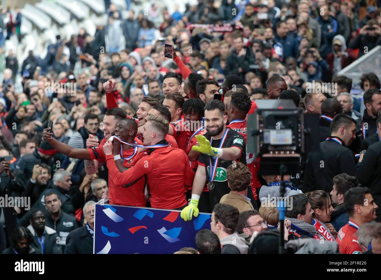 Los jugadores de Stade Rennais celebraron su victoria durante la Copa Francesa, final partido de fútbol entre Stade Rennais y Paris Saint-Germain el 27 de abril de 2019 en Stade de France en Saint-Denis cerca de París, Francia, el equipo de fútbol Stade Rennais ganó el sorteo final 2-2 (6 penalizaciones a 5) - Foto Stephane Allaman / DPPI Foto de stock