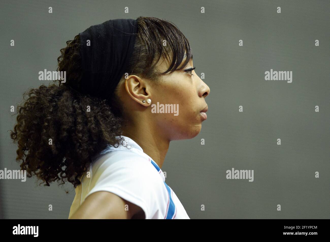 La atleta francesa Jeanine Assani Issouf durante el triple salto de