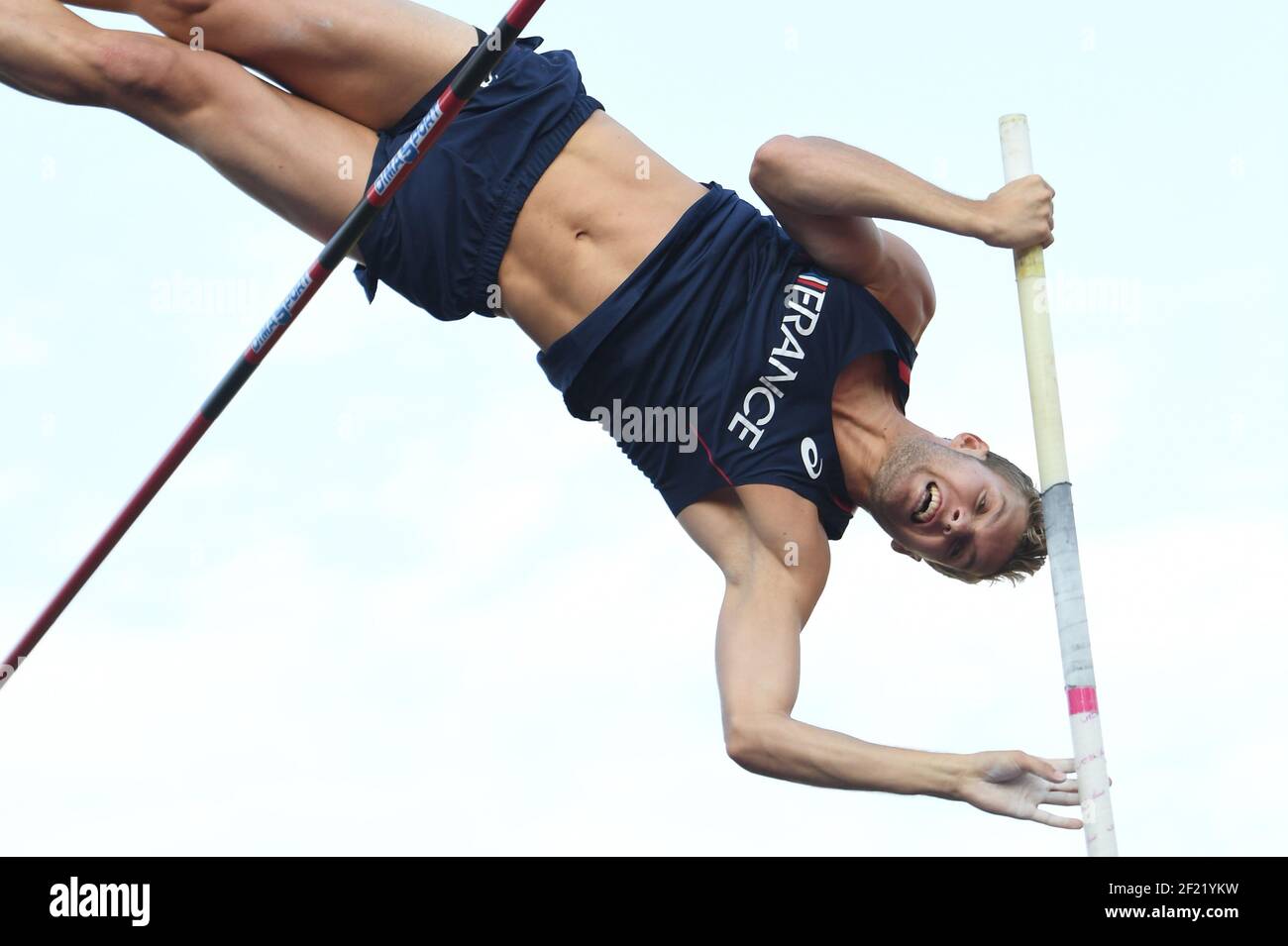 Kevin Mayer (FRA) compite en la bóveda de polos para hombres durante la  reunión de atletismo DecaNation 2016 el 13 de septiembre de 2016 en el  estadio Delort en Marsella, Francia -