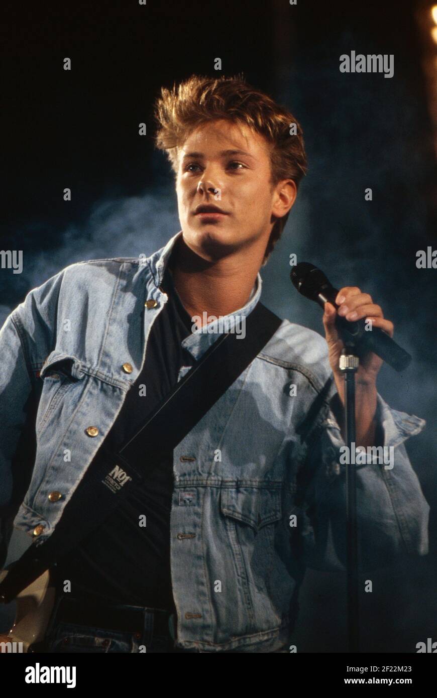 Prominenz auf der IFA en Berlín, Deutschland 1989, hier: Musiker Fabian Harloff Foto de stock
