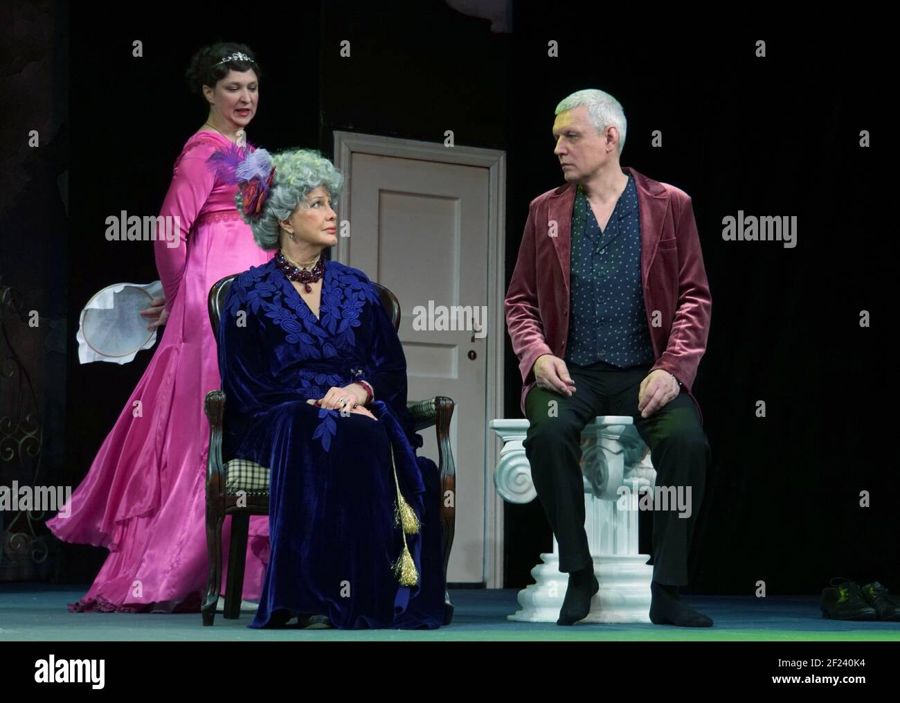 23 de febrero de 2021. - Rusia, Moscú. - Compañía de Teatro 'Masquerade'.  Actuación 'Pygmalion' protagonizado por Roman Samgin. Diseñador de  escenografía - Maksim Obrezkov, Diseñador de vestuario - Olga Shagalina,  coreógrafo -
