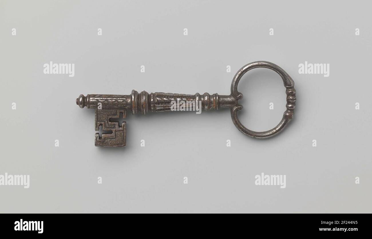 Llavero, anilla decorada con cadena para 7 llaves aproximadamente.