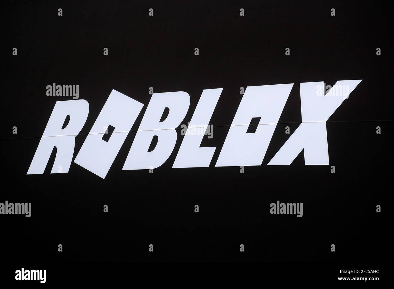Logotipo de roblox fotografías e imágenes de alta resolución - Alamy