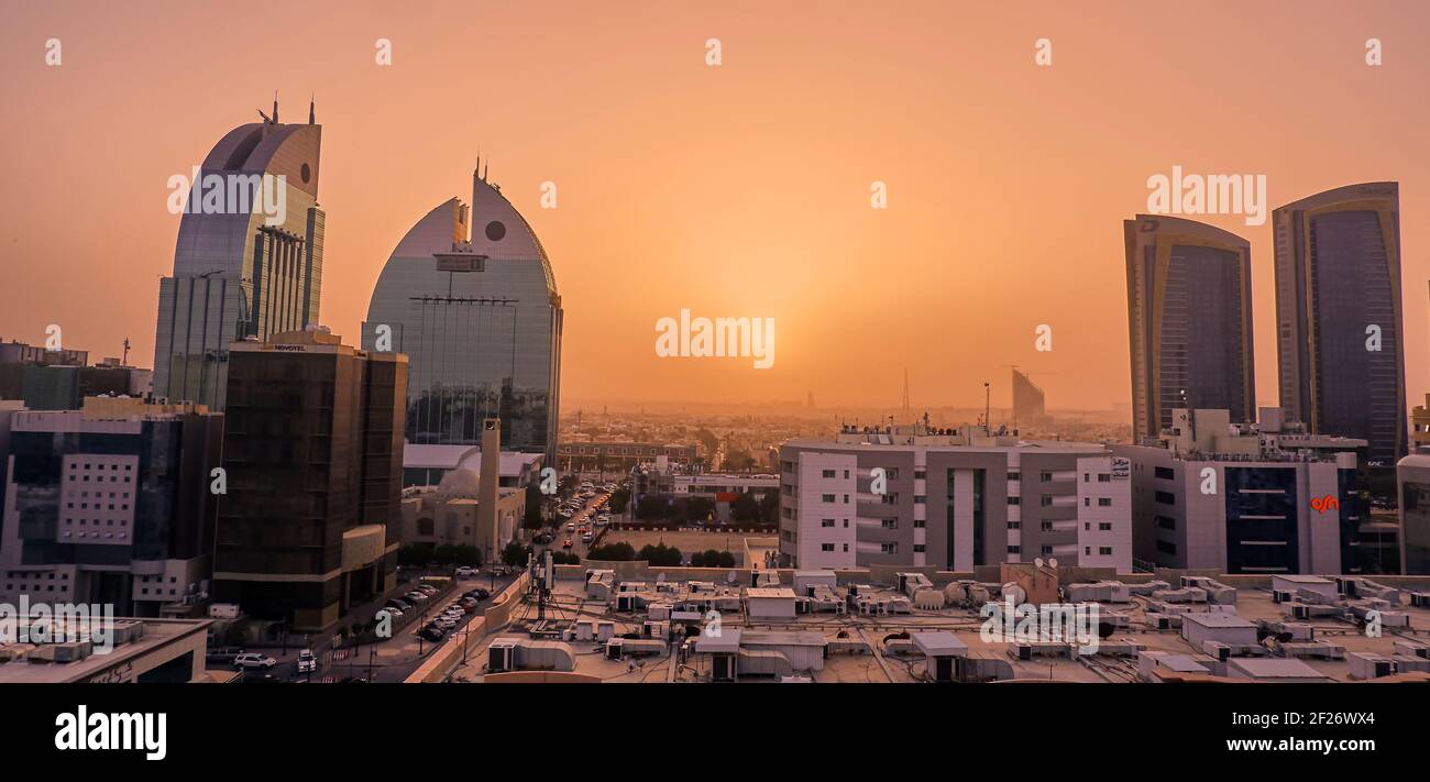 Puesta de sol en Riad, Arabia Saudita Foto de stock