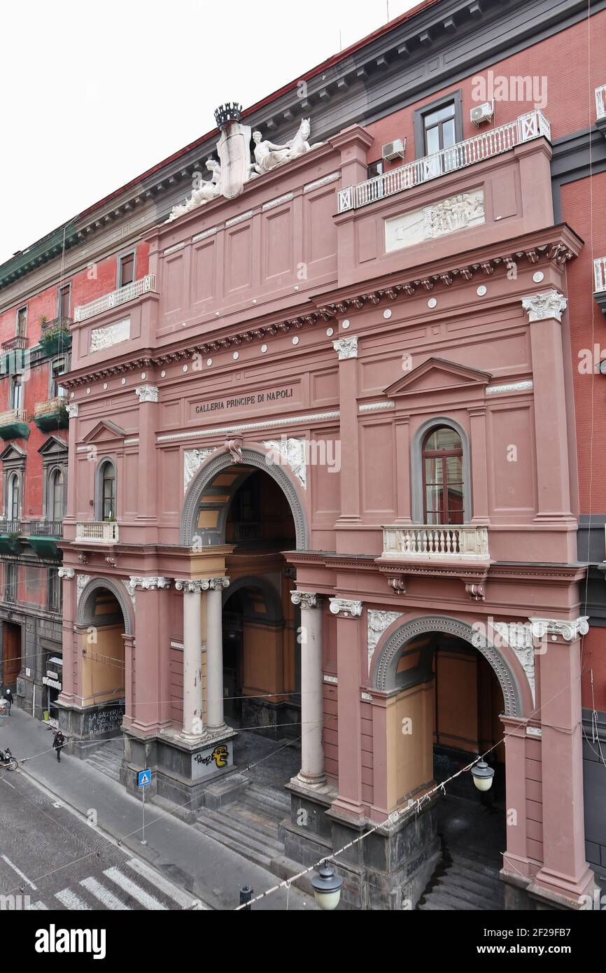 Nápoles - Ingresso della Galleria Principe di Napoli da Via Tommasi Foto de stock