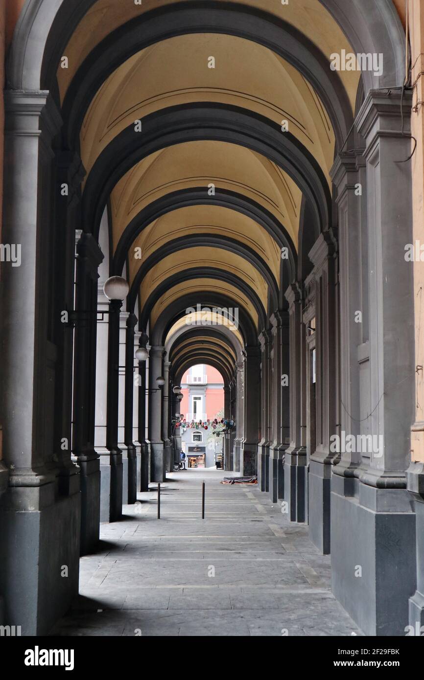 Nápoles - Porticato della Galleria Principe di Napoli Foto de stock