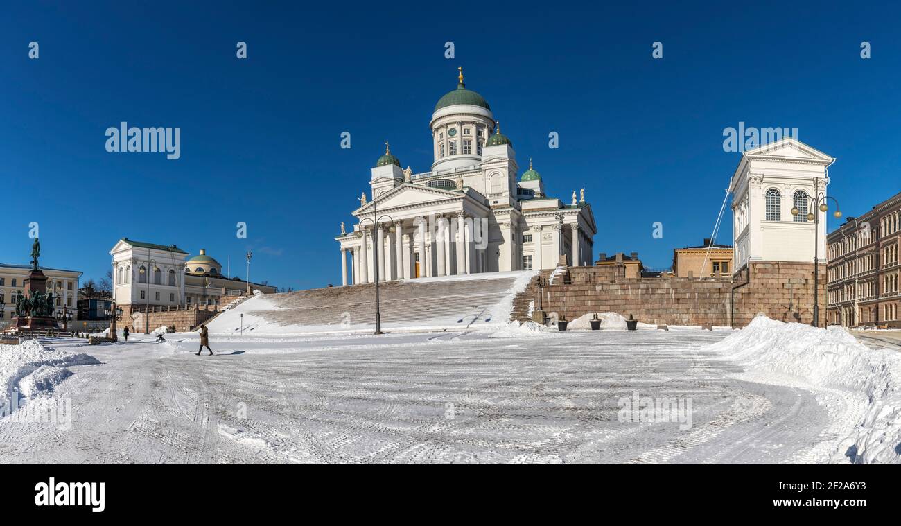 Plaza del Senado y Catedral de Helsinki en invierno. Helsinki, Finlandia Foto de stock