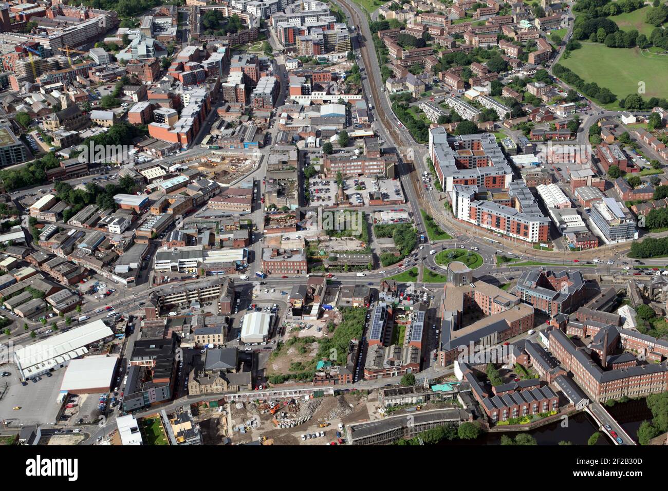 Vista aérea de Sheffield en la rotonda de Shalesmoor donde el A61 se encuentra con Netherthorpe Road Foto de stock