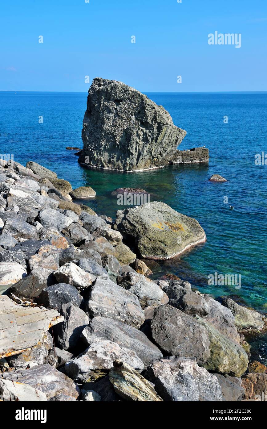 Panorama costero de Liguria desde celle ligure hasta albissola Italia Foto de stock
