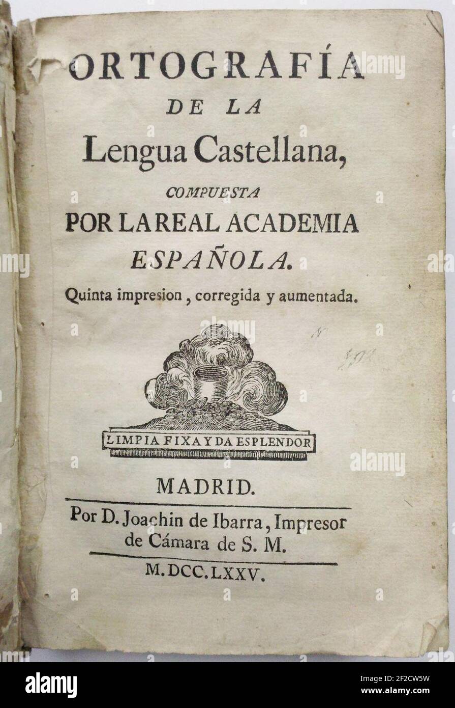 Portada de la Ortografía de la lengua castellana (1775). Foto de stock