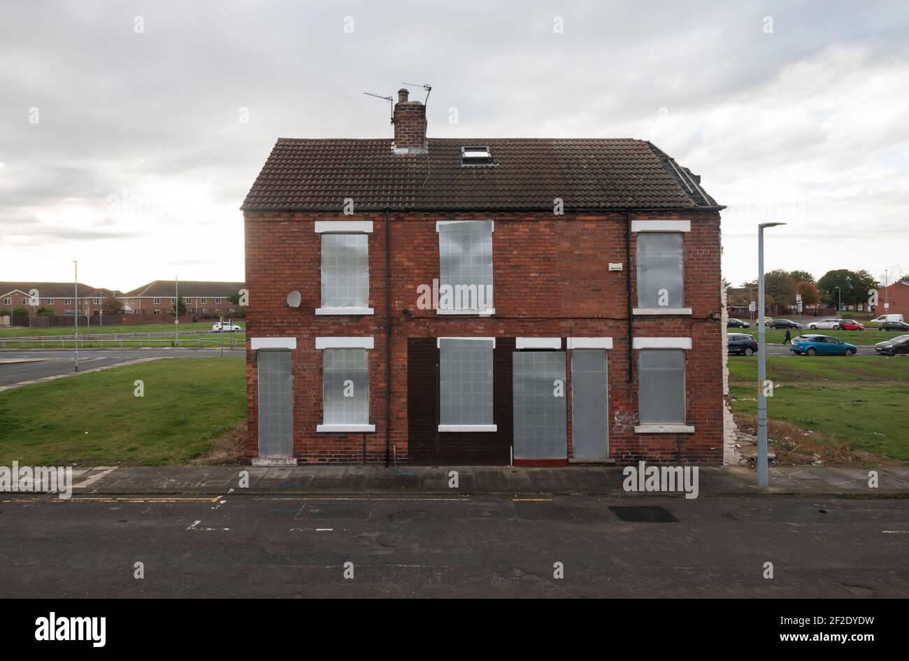 Se embarcaron viviendas en espera de demolición en Gresham, Middlesbrough. Foto de stock