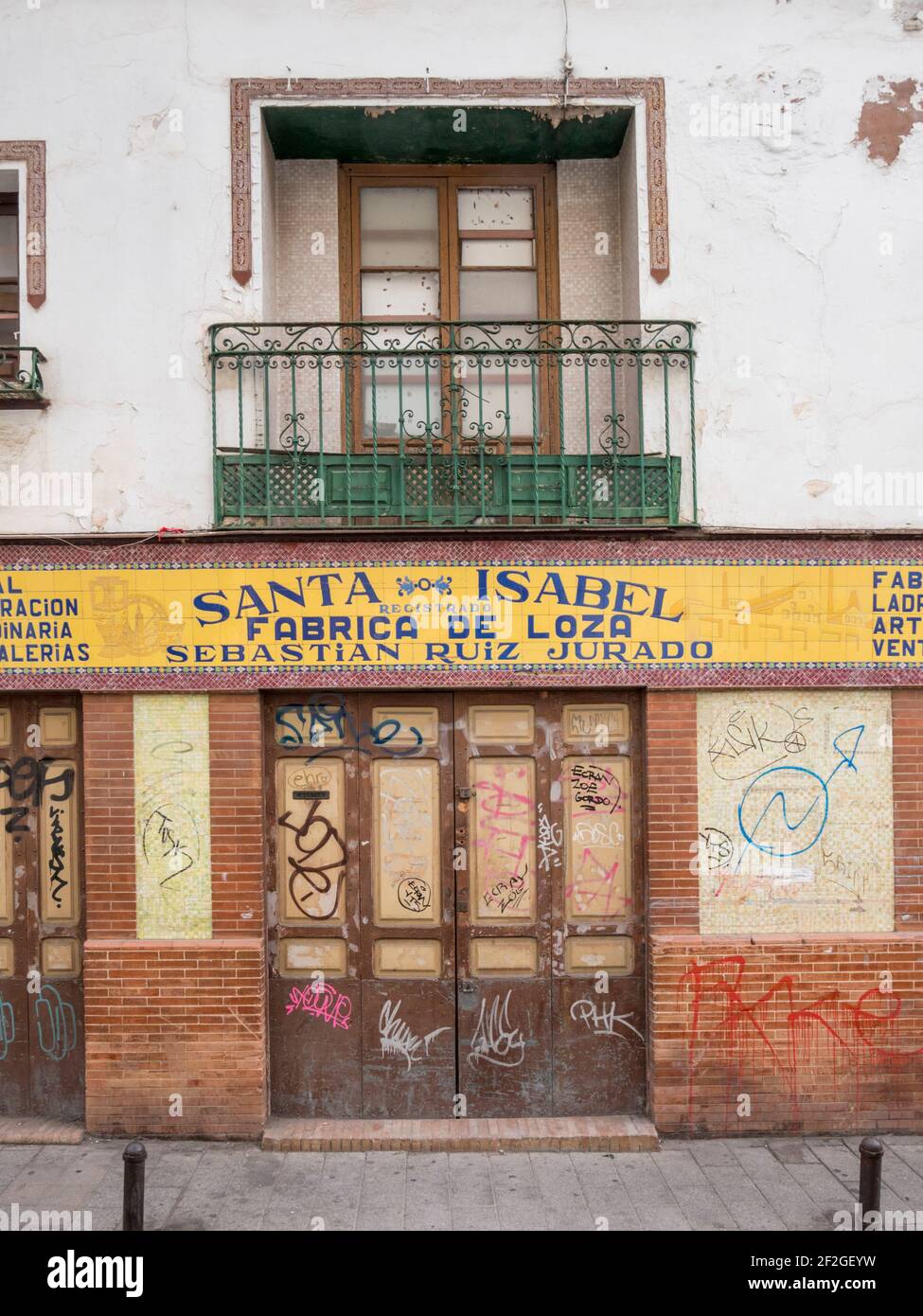 La vieja ceramica cerrada Santa Isabel cerámica y cerámica tienda Y fábrica  en triana Sevilla España Fotografía de stock - Alamy