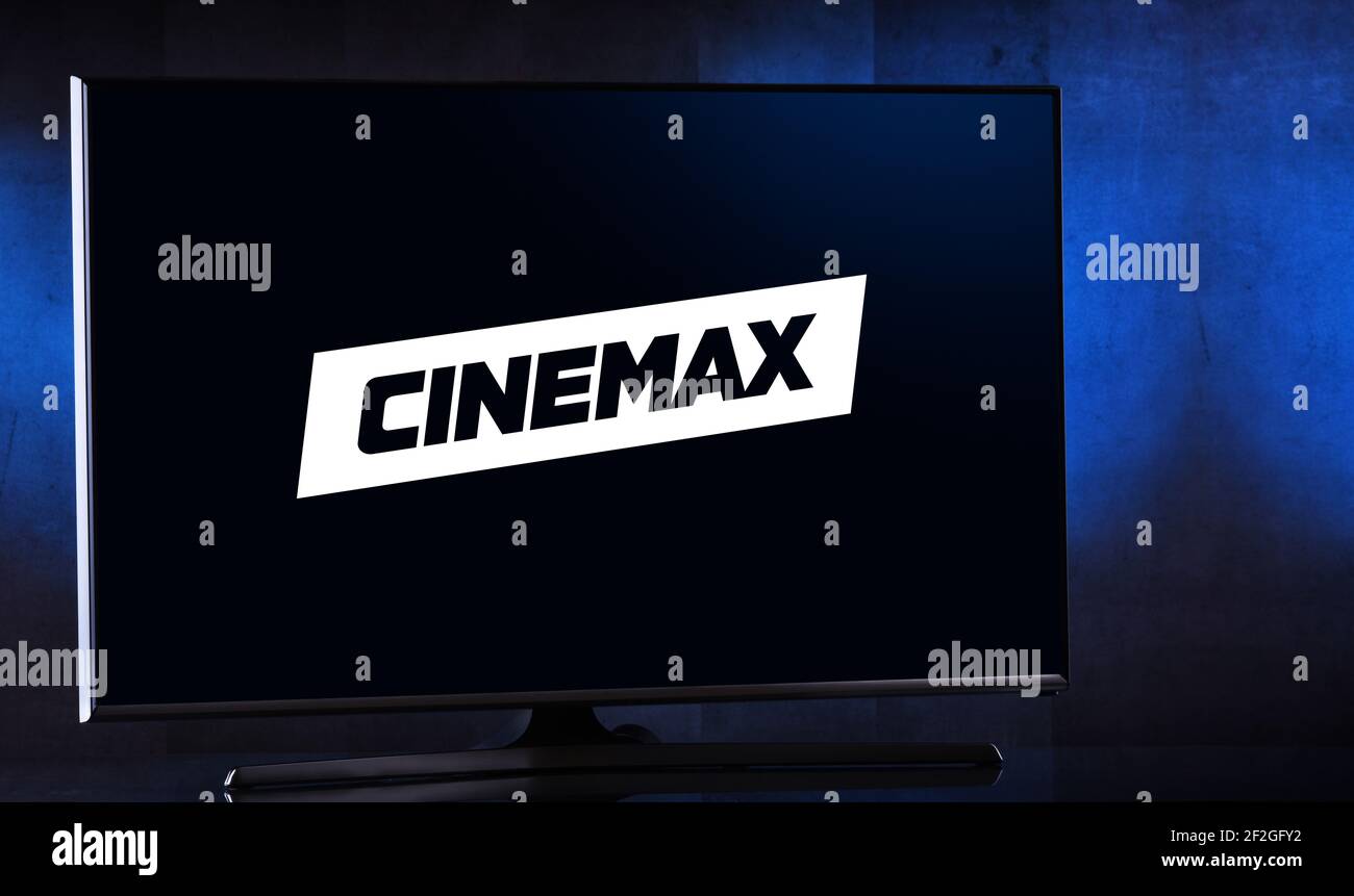 POZNAN, POL - 6 DE FEBRERO de 2021: Televisor de pantalla plana con el  logotipo de Cinemax,