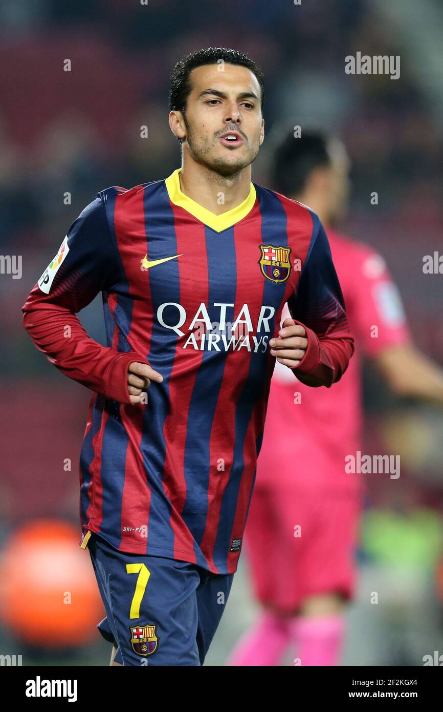 Pedro del FC Barcelona mira durante la Copa del Rey 2013/2014 entre el FC  Barcelona