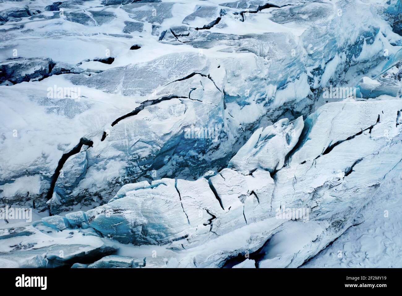 Vista aérea de un glaciar, Adventdalen, Ártico, Svalbard y Jan Mayen, espacio Económico Europeo Foto de stock