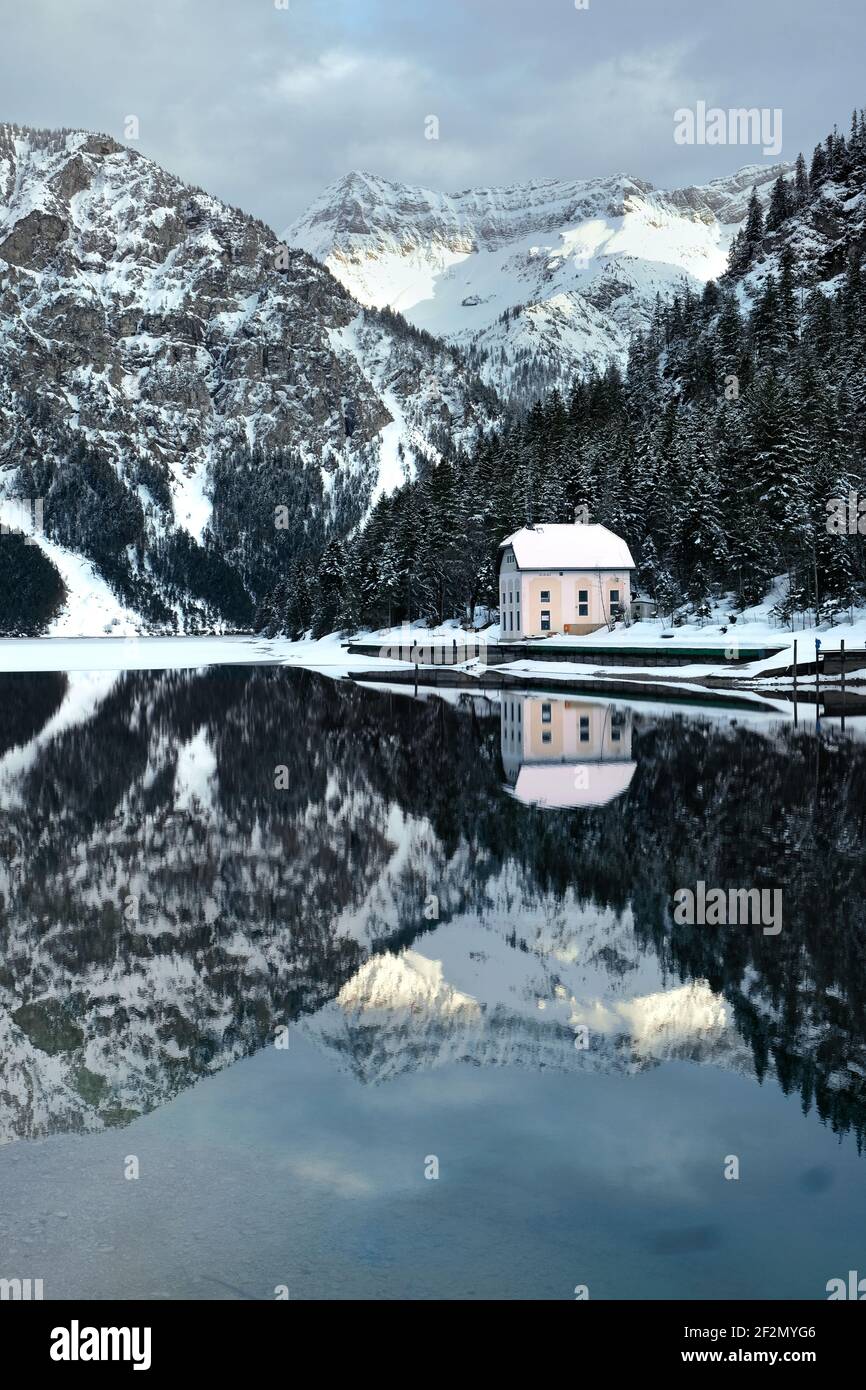 Plansee (lago), Reutte, Tirol, Austria, Europa Foto de stock