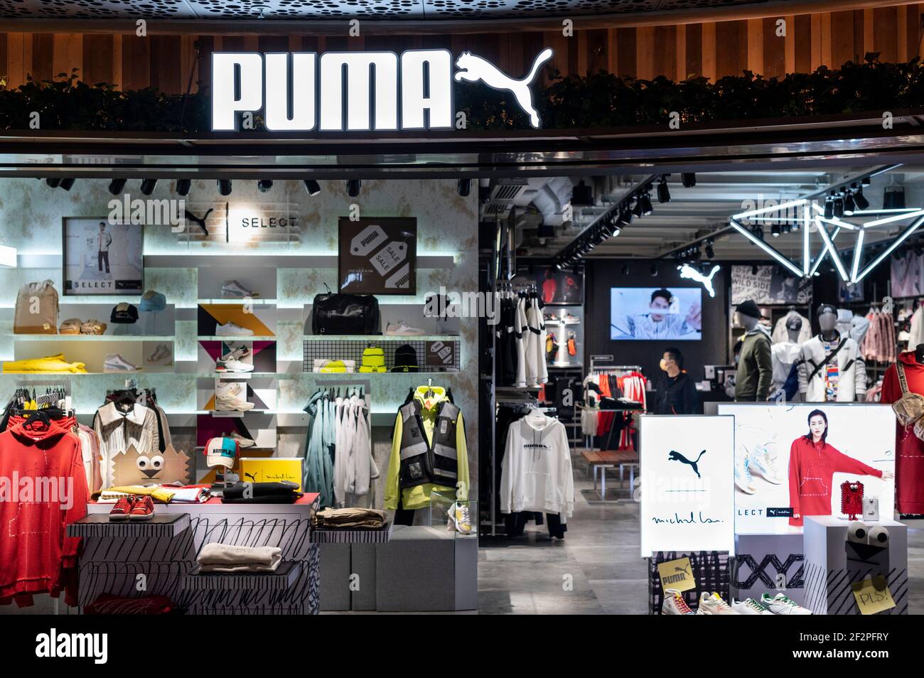 Marca multinacional alemana de ropa tienda Puma en Hong Kong. (Foto de Chukrut Budrul / SOPA Images/Sipa de stock Alamy