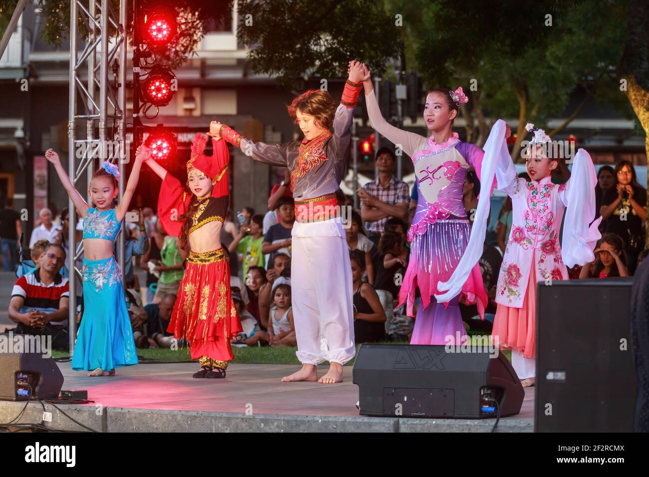 Grupos Ã©tnicos Chinos Fotos e Imágenes de stock - Alamy